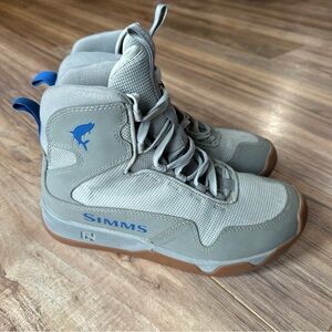 Simms Men's Flats Sneaker Fishing Boots Size 7 Color Boulder No Insoles